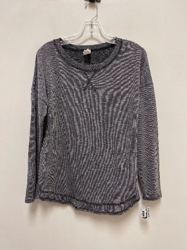 Hiking Boots Top Long Sleeve By Sew In Love In Grey, Size: S